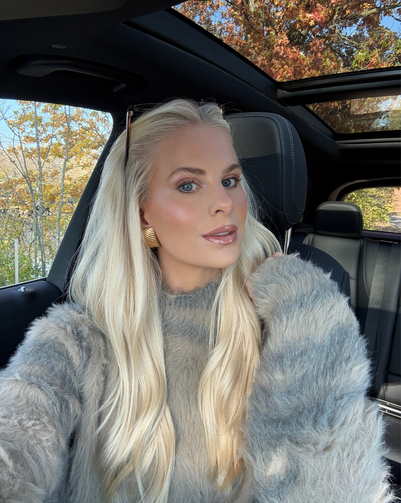 Lip combo I’m loving! 

Shades:
Liner - nothin’ but nude
Lipstick - jk magic
Gloss - lemon lava

Small in sweater, 27 long in jeans, shoes are true to size.
Bag is in the color dark purplee
Earrings code KATHLEEN15
#kathleenpost #fallfashion #falloutfit 

#LTKStyleTip #LTKBeauty