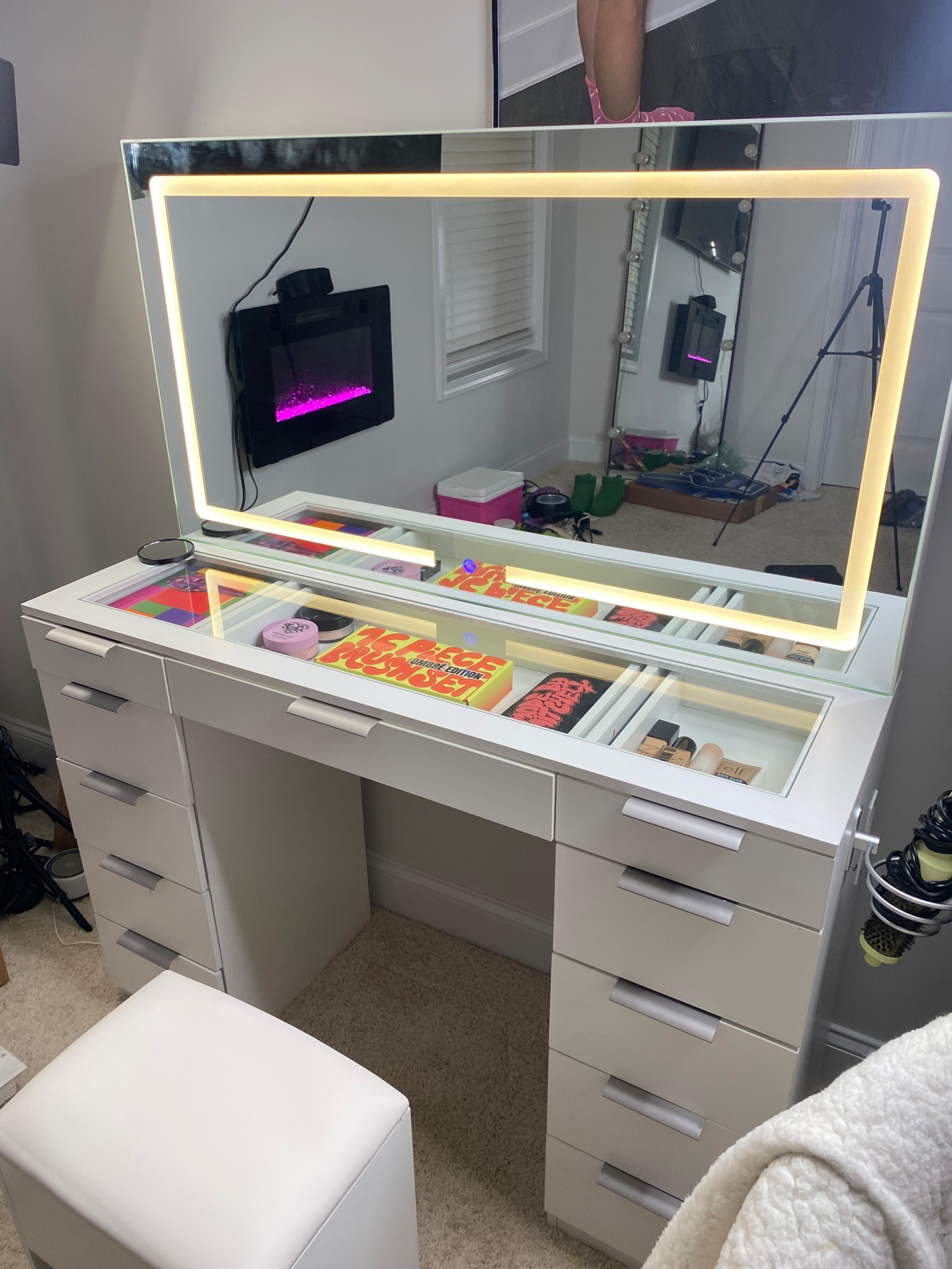 Makeup vanity upgrade 🌸😍 | makeup organization, beauty room, mirror vanity, home decor

#LTKHome #LTKBeauty