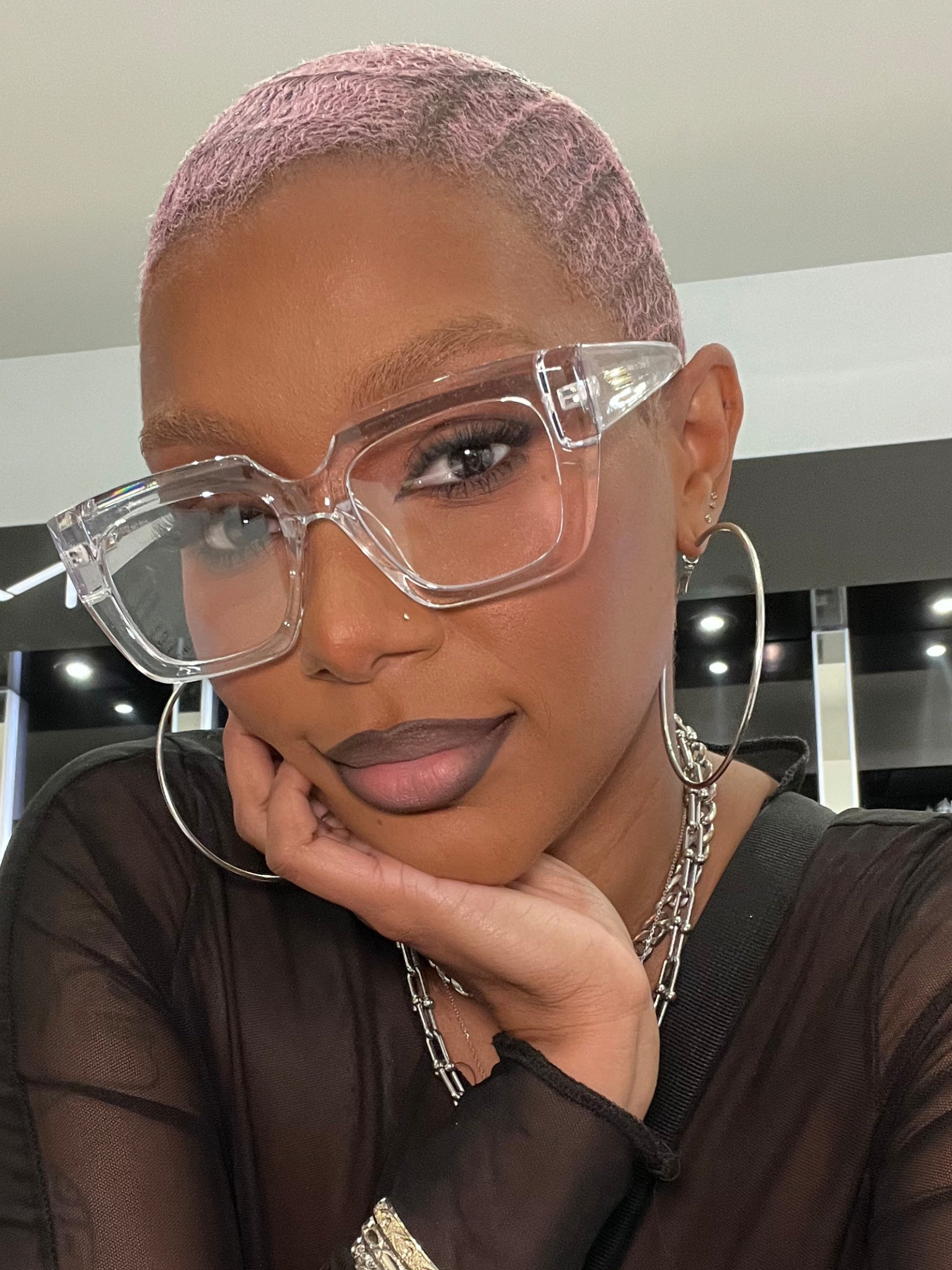 Lip combo:
Chestnut x Caviar lip pencil
It’s personal powder kiss liquid lip colour 