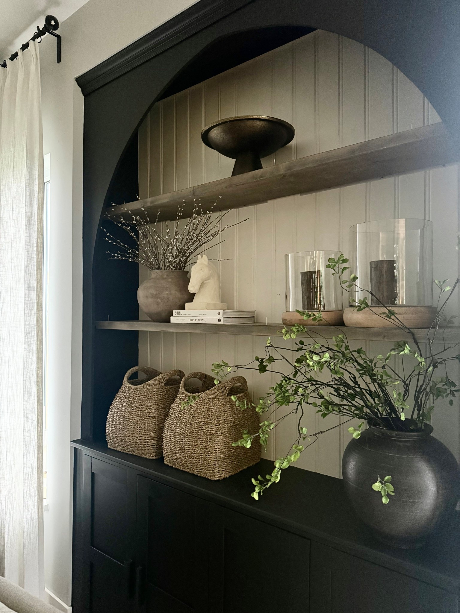 Winter styling with neutrals…and texture 🤎🤎
January home refresh 
Winter decor 