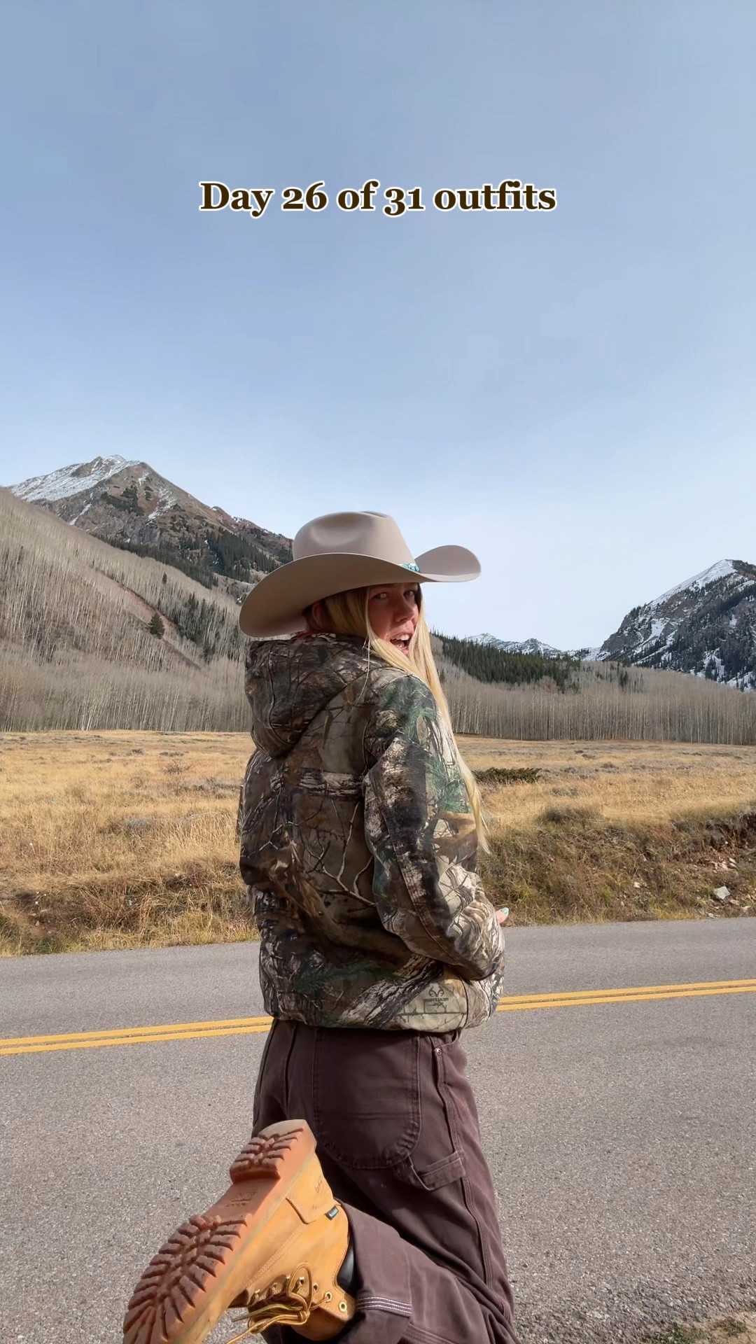 Real tree camo >> army green camo 

#LTKWorkwear #LTKVideo #LTKActive