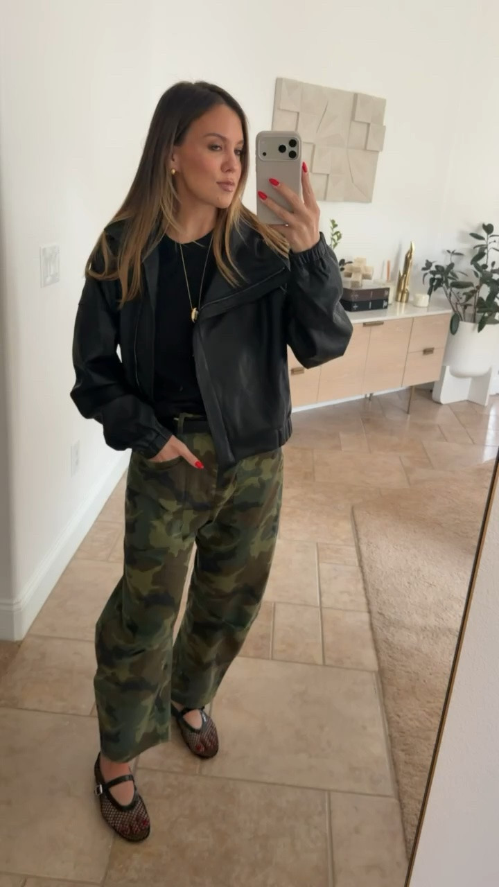 These camo pants are SO good!! Will definitely be wearing all fall. This jacket is a splurge but it’s truly amazing and will be a staple piece for years and years.

#LTKootd