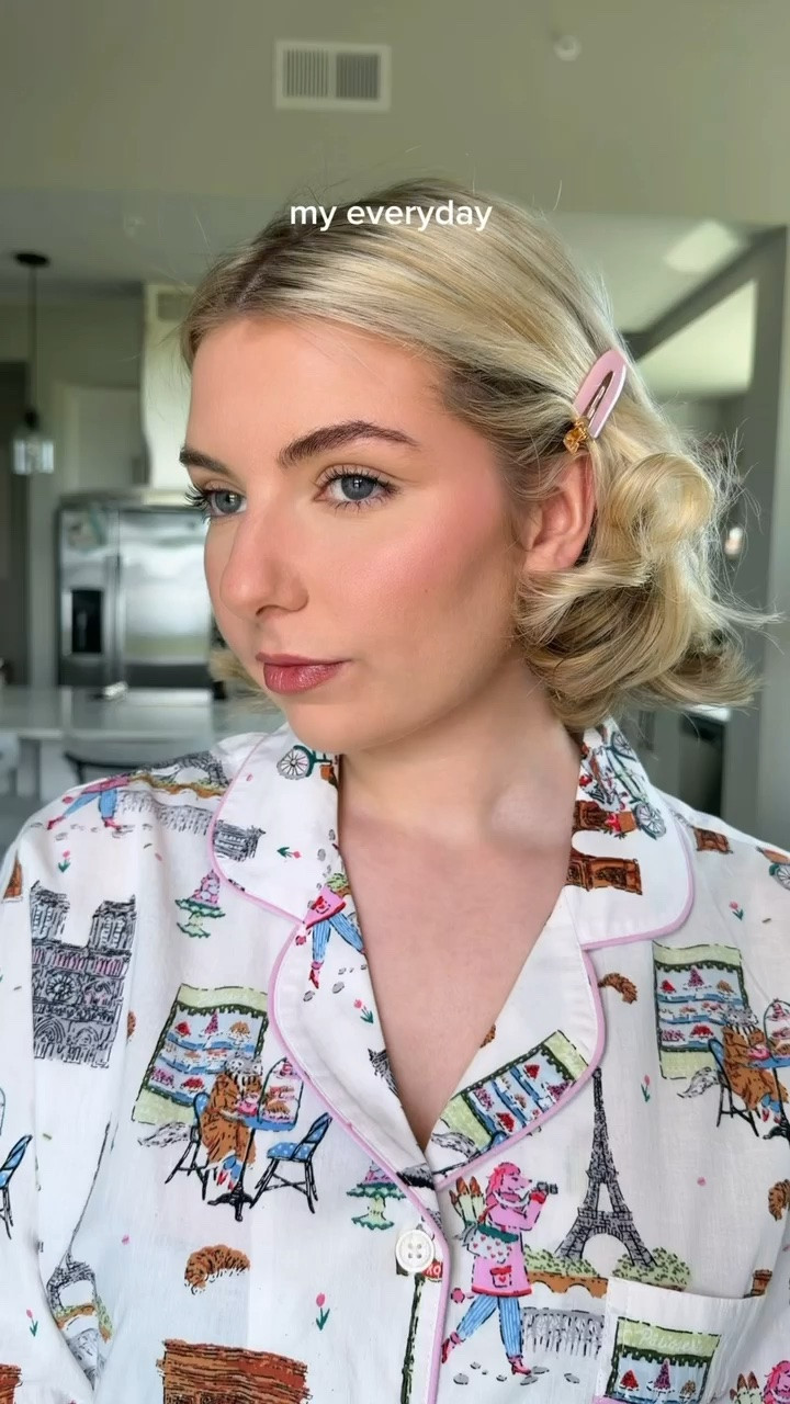 low contrast makeup 💄

#LTKgrwm #LTKBeauty #LTKPetite