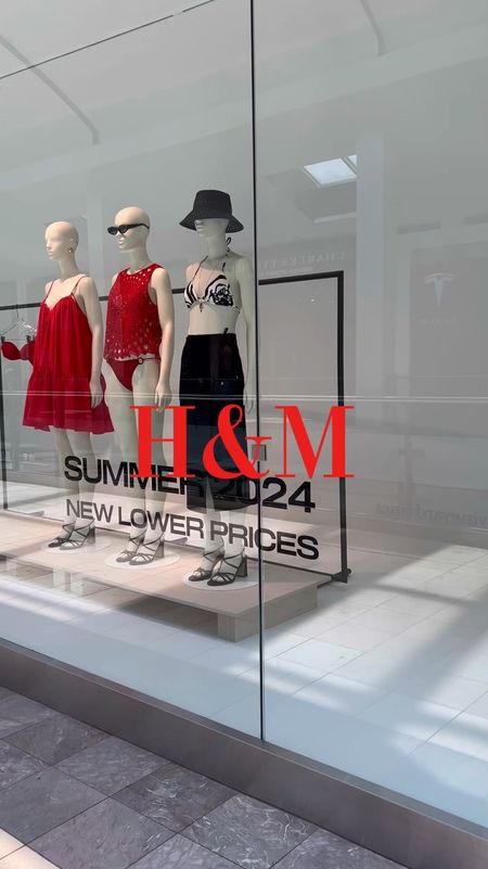 H&M summer collection in stores now!!! #summeroutfits #h&msummer #bathingsuits #vacationwear

#LTKVideo