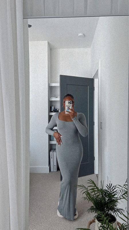 This Amazon body con long sleeve dress is EVERYTHING! Skims dupe? yes ma’am! 

I got the color grey in size medium. it makes the bawdy look GOODT. Can’t wait to get more colors 🤍🤩


#LTKunder50 #LTKstyletip