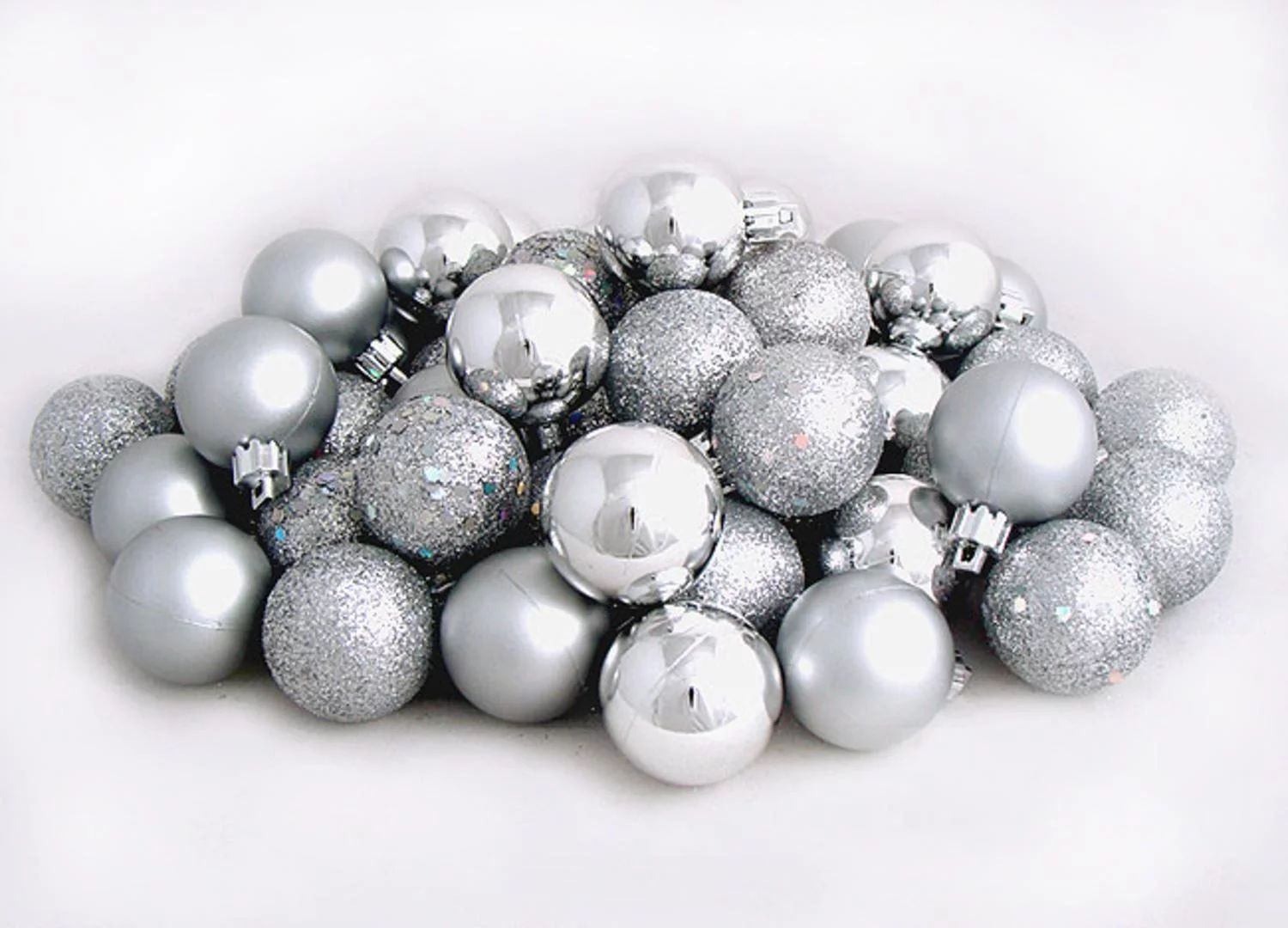 60ct Silver Splendor Shatterproof 4-Finish Christmas Ball Ornaments 2.5" (60mm) | Walmart (US)