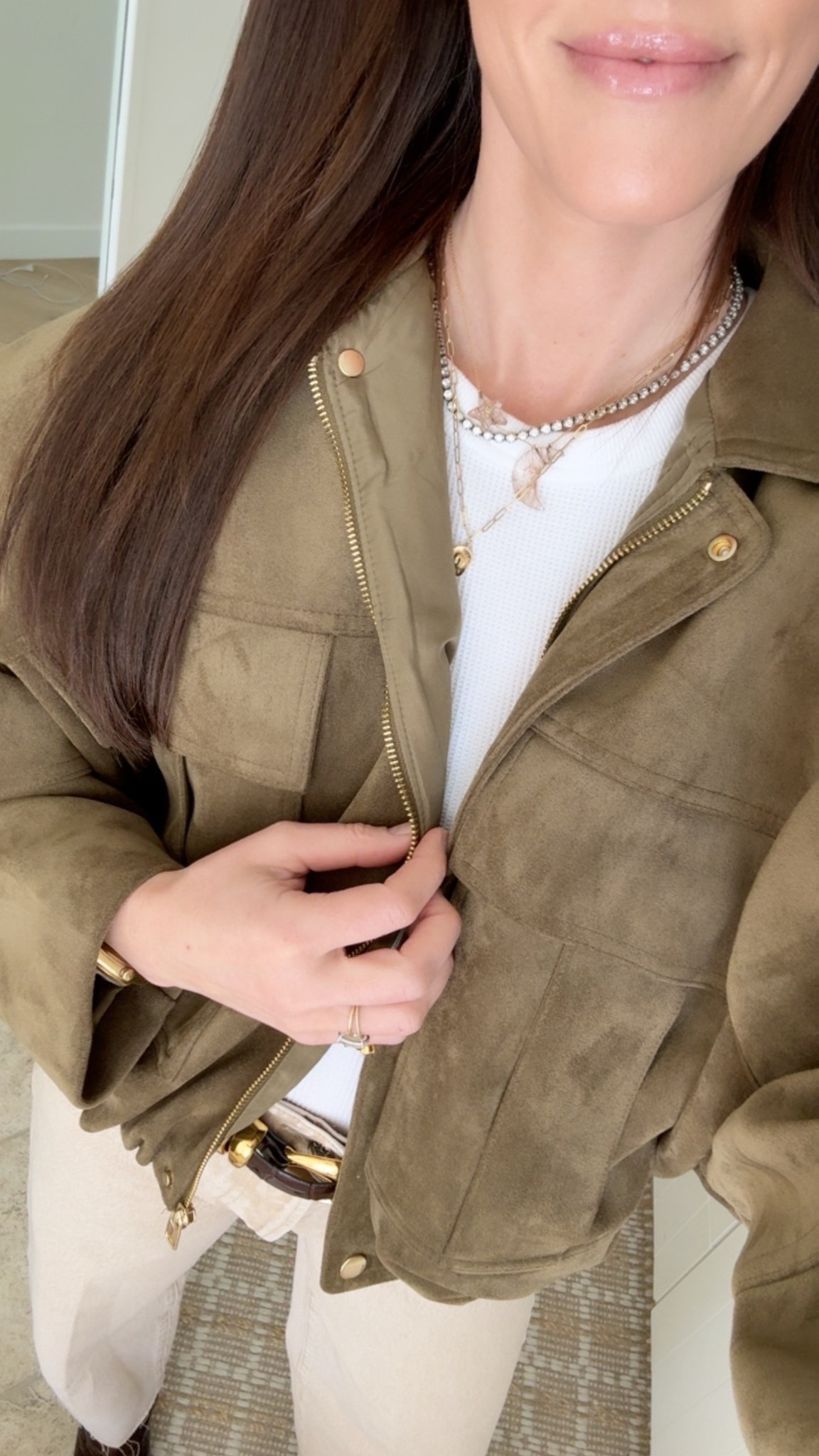 Today’s winter into spring ootd
Suede Zara jacket (s)
Light tan denim (runs big / 26)
Brown croc booties and belt 

#LTKootd