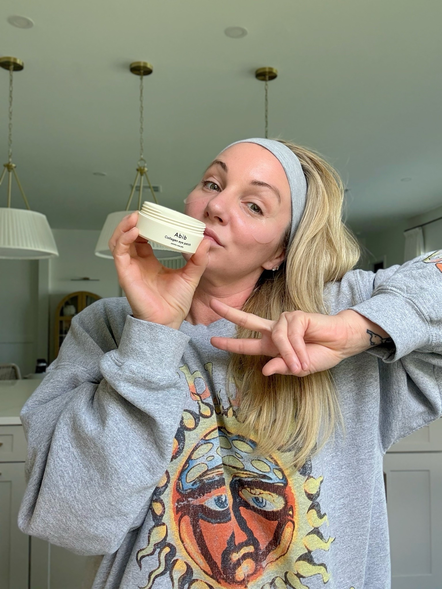 The BEST eye patches ever! They leave your face so hydrated and smooths out lines! 



#eyepatch #eyemask #beautyfavs #morningroutine #dailyroutine #amazonfinds #womenover40

#LTKselfcare #LTKmorningroutine #LTKBeauty