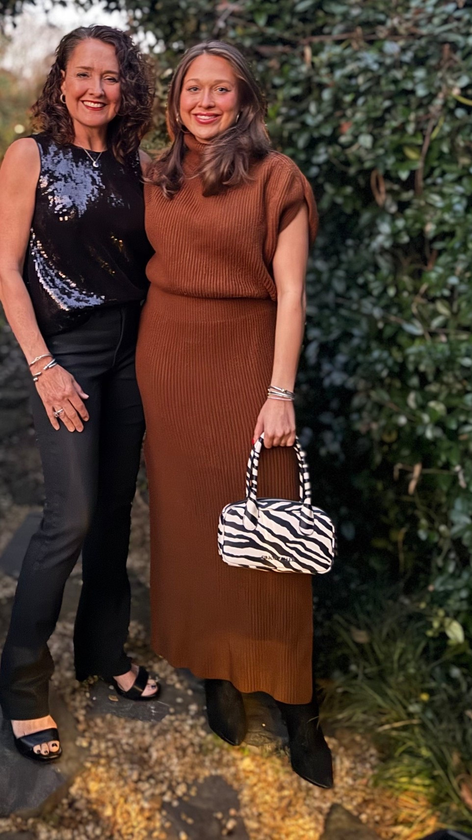 Love this dress from Splendid with the zebra purse from Simon Miller!! 



holiday outfits womens

#LTKHoliday #LTKSaleAlert #LTKSeasonal