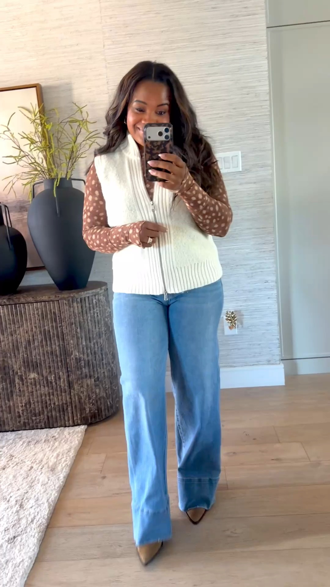 This sweater vest is only $18 right now! 🤩 Also comes in black!