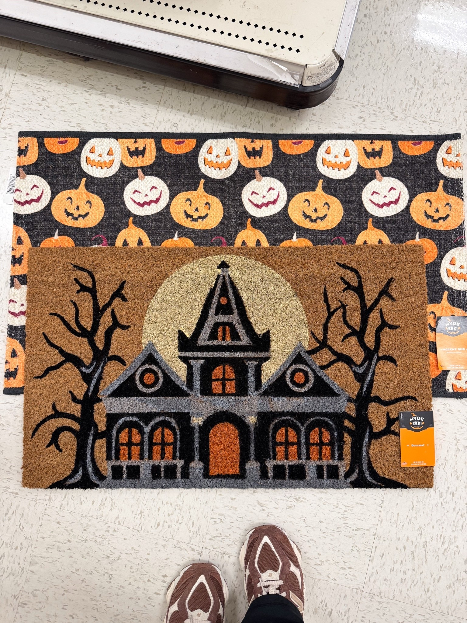 Halloween doormats

Spooky decor, halloween at target

#LTKHome #LTKSaleAlert