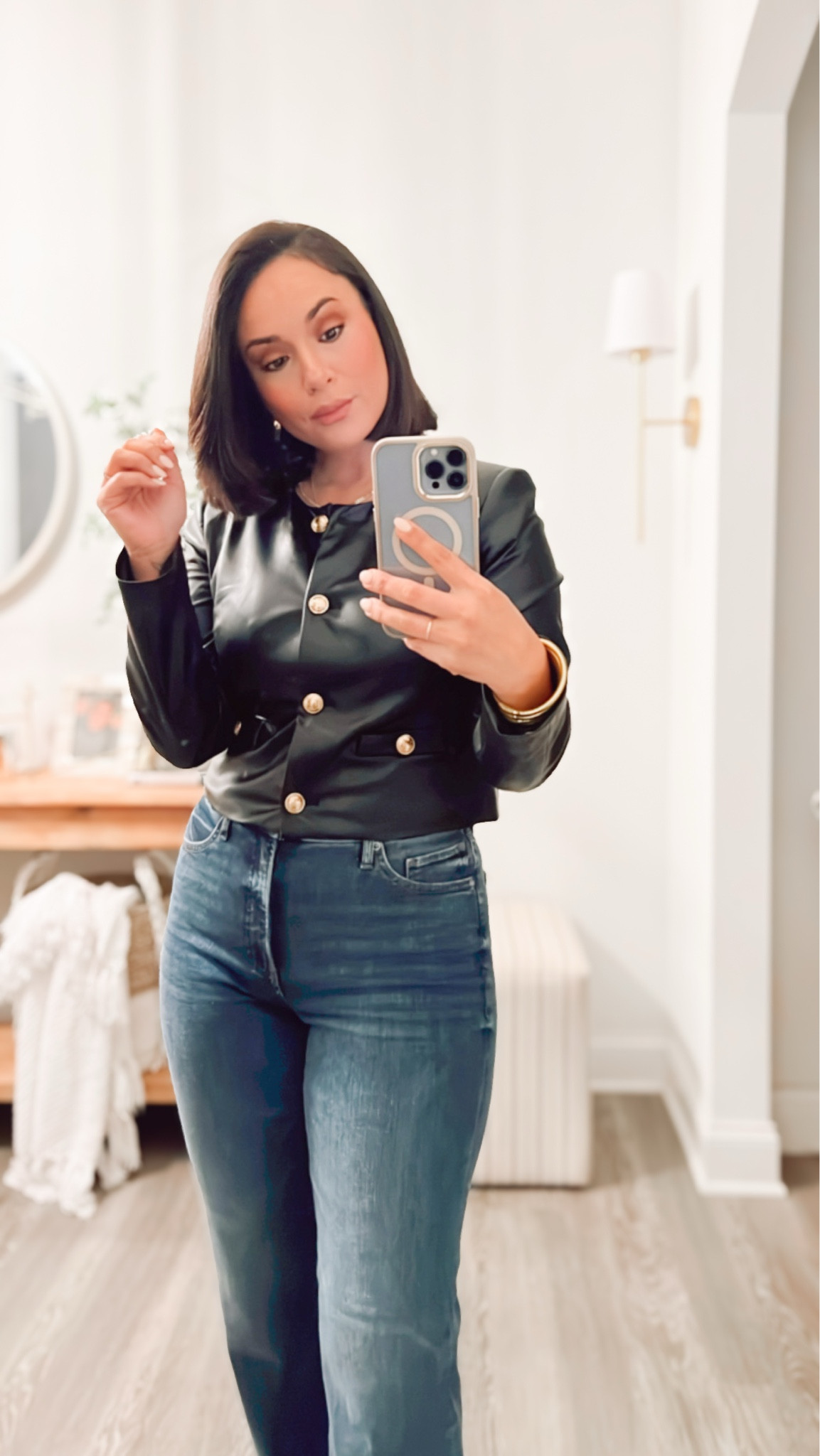 Date Night Outfit. Valentine’s Day Outfit. Girls night outfit!

#LTKSeasonal #LTKMidsize #LTKStyleTip