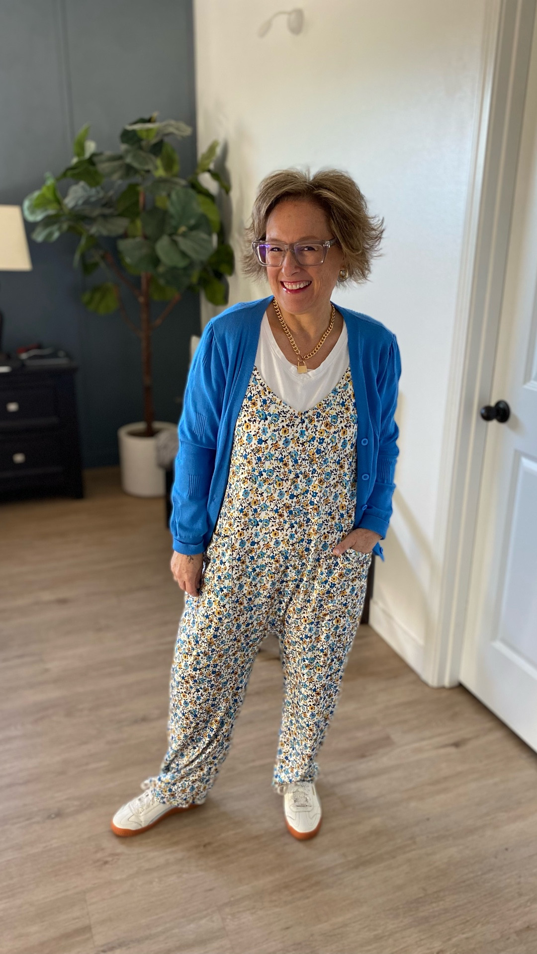 Flowers and Deep Blue 


#LTKFindsUnder50 #LTKPetite #LTKSeasonal