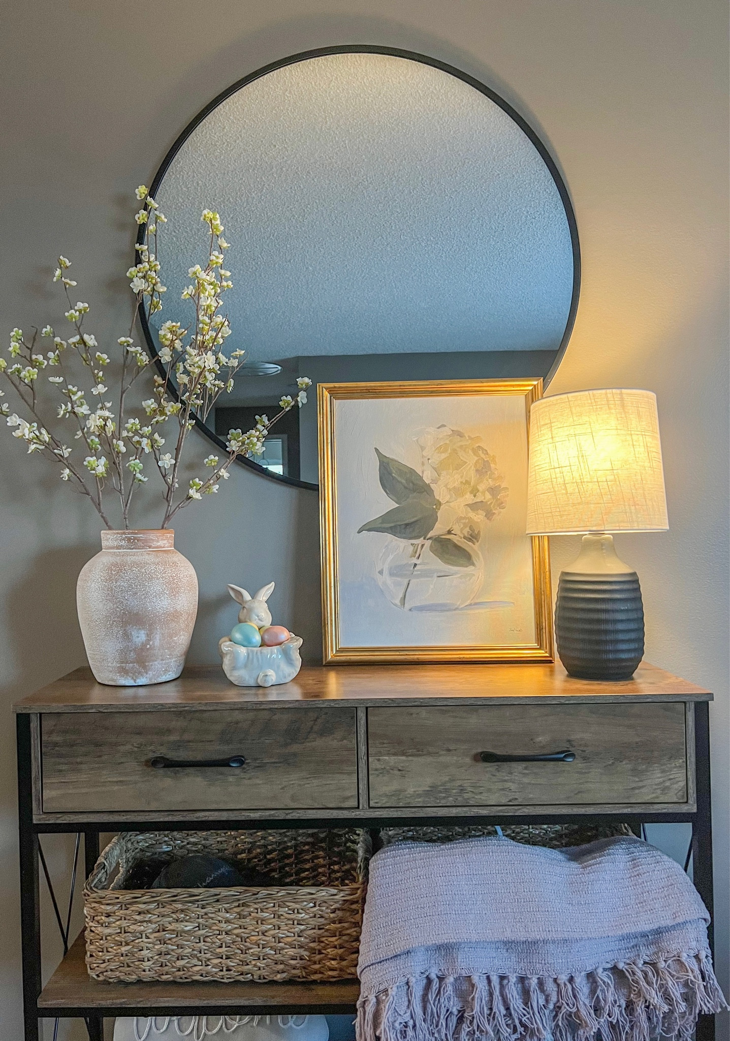 Spring and Easter entryway table decor finds 

Spring floral, spring artwork, modern decor, Easter decor, minimal decor, bunny decor 

#LTKfindsunder50 #LTKhome #LTKSeasonal