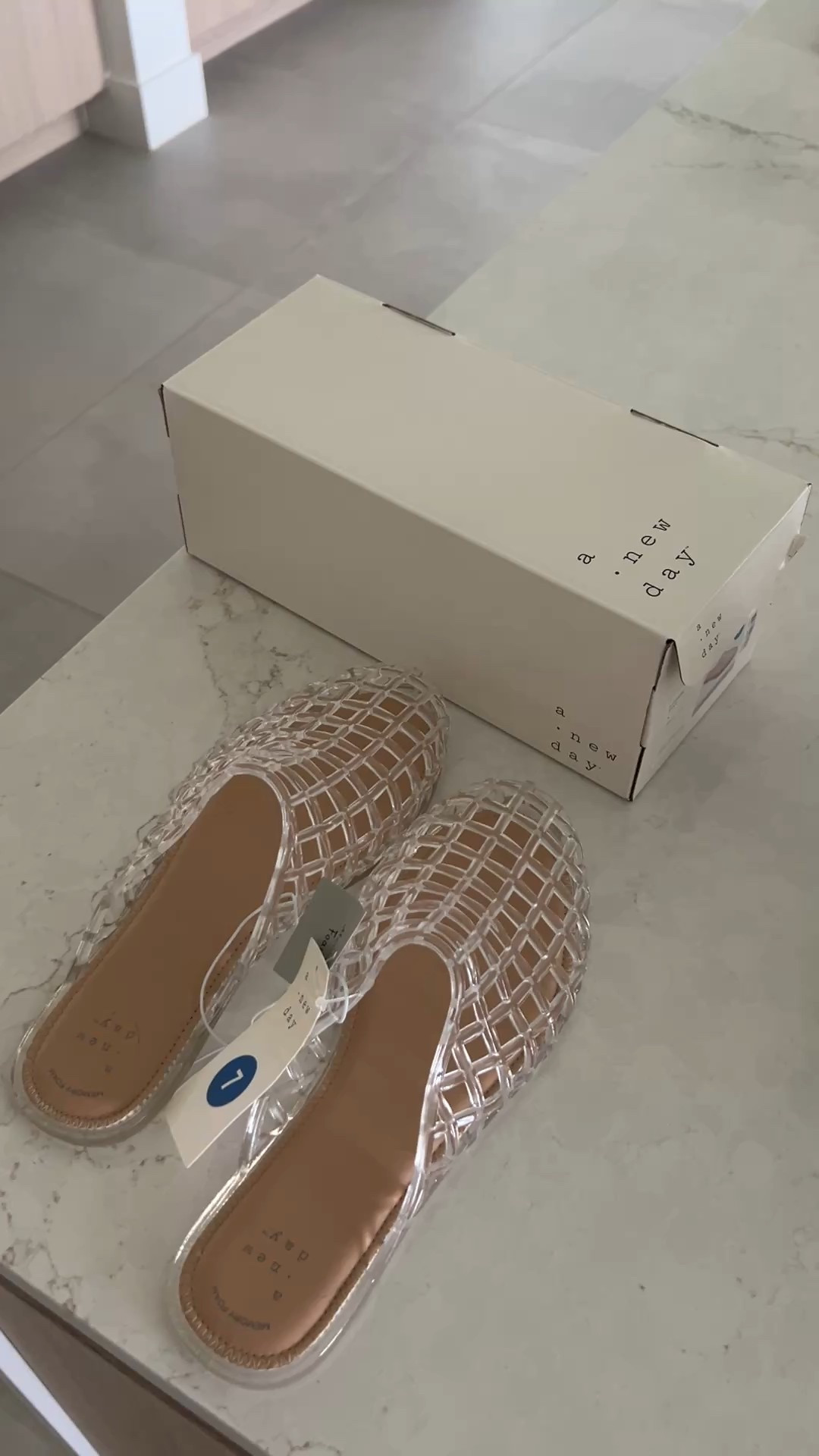 Keep or return!? Comes in a ton of cute colors and so trendy for spring. TTS in a 7! Size down if in between. 

Women’s shoes, mules, jelly sandals, trending spring shoes for women, target find 

#LTKootd