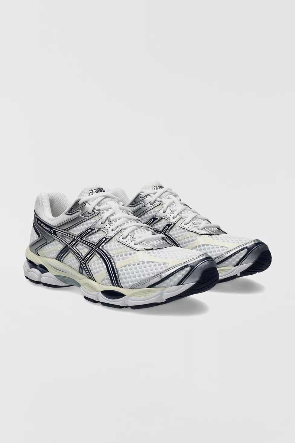 ASICS Gel Cumulus 16 Sneakers | Urban Outfitters (US and RoW)