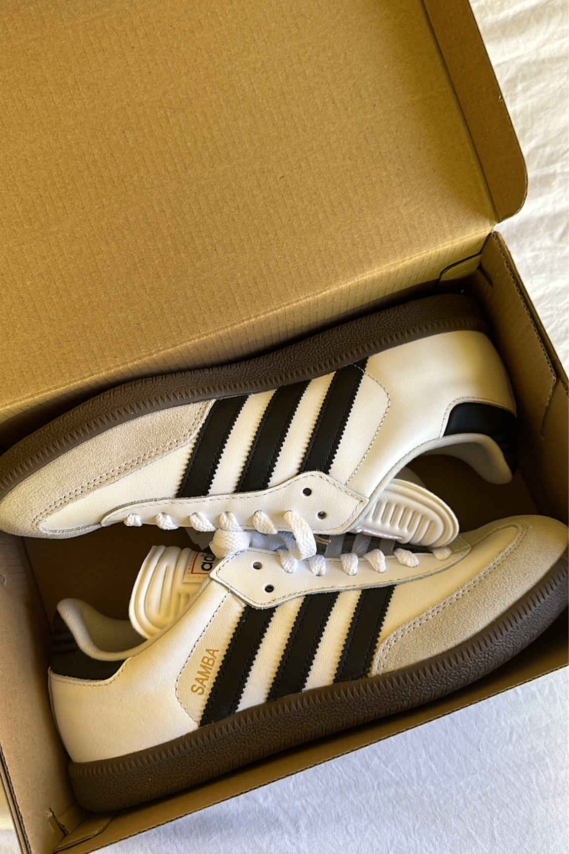 Adidas sambas I got a size 7 in M being a 8.5 in W