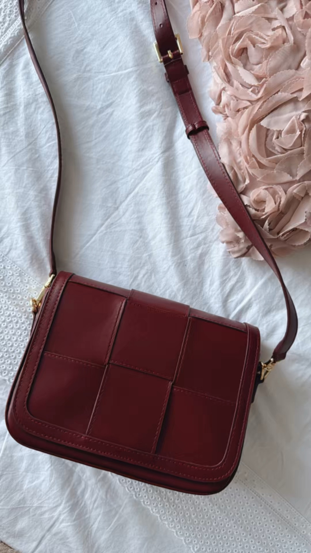 Lily crossbody bag Gigi New York 
Burgundy Burdeos Granate

#LTKbag #LTKsale #LTKeurope
