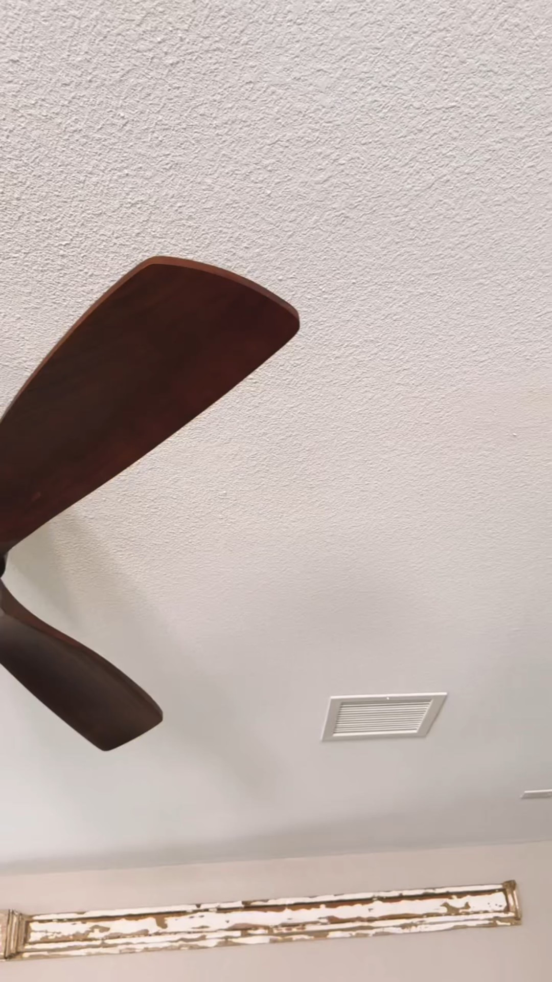 Updated our ceiling fan to the beautiful modern one from @sofucorceilingfan 
Living in the desert, our fan is always on even in the winter. 
This fan was so easy to put together and install. I love the 3 light settings and 6 fan settings. The modern wood blades are beautiful too! 

You can find a closer look and the link in stories 

#sofucorceilingfan #sofucorfans #ceilingfans #modernfan #homedesign #homedecor #neutralhome #homeinterior #homeinspo #homestyle