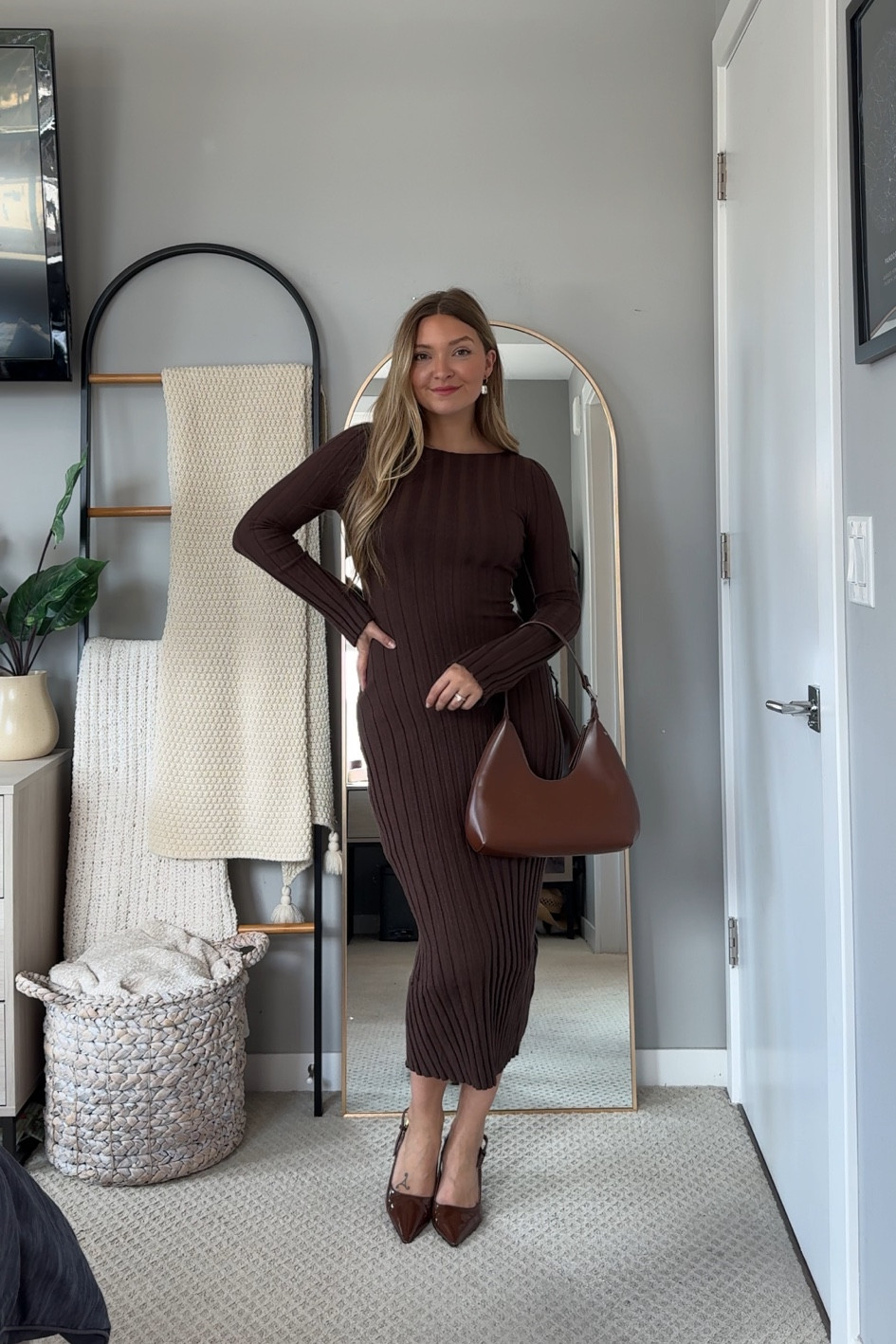 Fall chocolate brown outfit ideas! Perfect for date night and this dress is 20% off with code: CHLOEBELLE20 !

Chocolate brown sweater dress, fall date night outfit, fall fashion inspo 

#LTKSeasonal #LTKSaleAlert #LTKFallSale