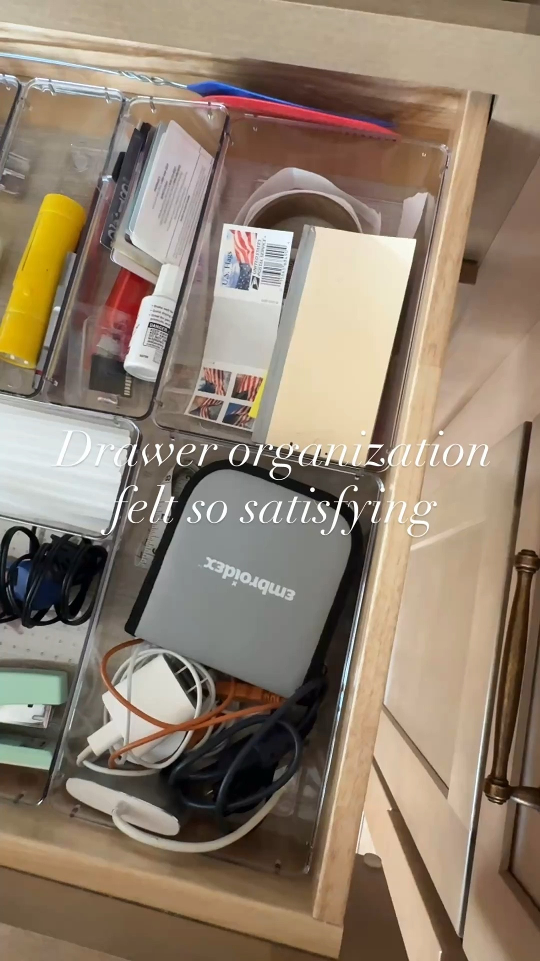 Upgrading my kitchen = the perfect
excuse to finally get those drawers
Pinterest-level organized (and actually functional for everyday life) This drawer organizer works perfectly for my space 🙌

#LTKHome