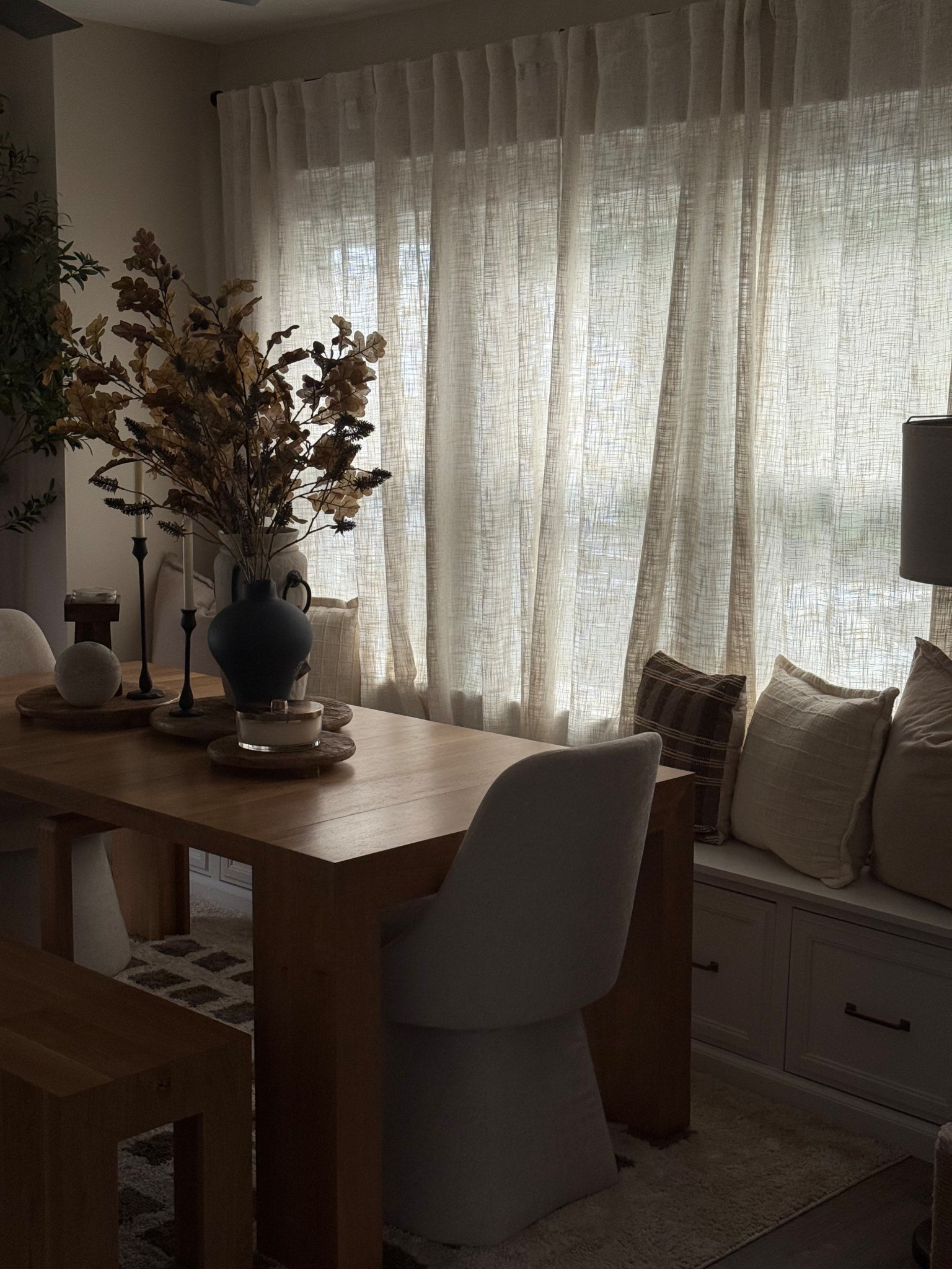 OUR DINING NOOK ☁️

Transformer table code - GIANNA100
Most table decor is HomeGoods, hobby lobby, etc so not linkable!

Dining nook, transformer table, dining area, extra storage, diy bench, home decor, home styling, fall decor, warm neutral home, organic modern home.

#LTKHome #LTKSeasonal