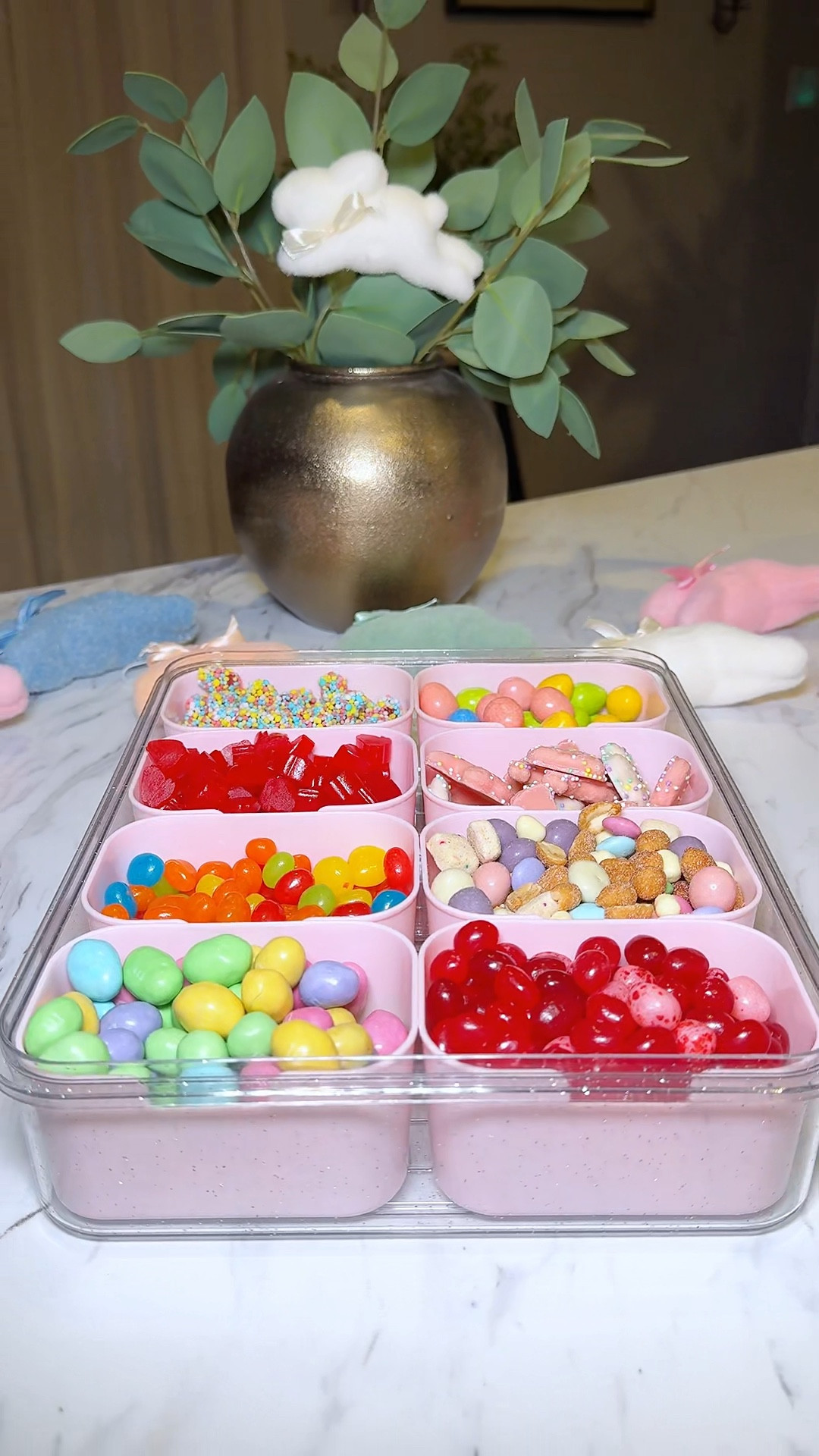 Let’s put together a Easter snackle box for the work besties! 🐣🍬🥕🍫🐇🍭🐰✨🩷

#LTKSeasonal #LTKParties #LTKWatchNow