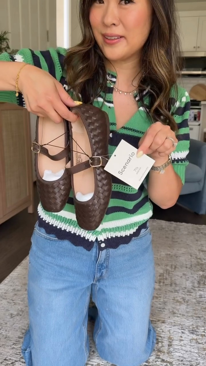 Woven flats, ballet flats, brown, fall shoes

#LTKootd #LTKSeasonal