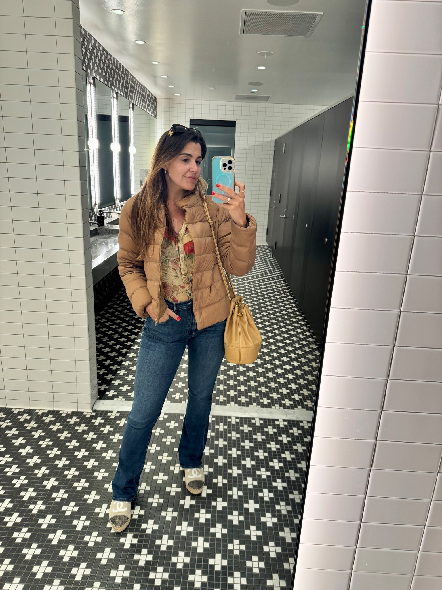 casual city fit for third space afternoon meetings 🖤

sezane blouse uniqlo puffer mother denim chanel espadrilles chanel drawstring vintage linked similar 