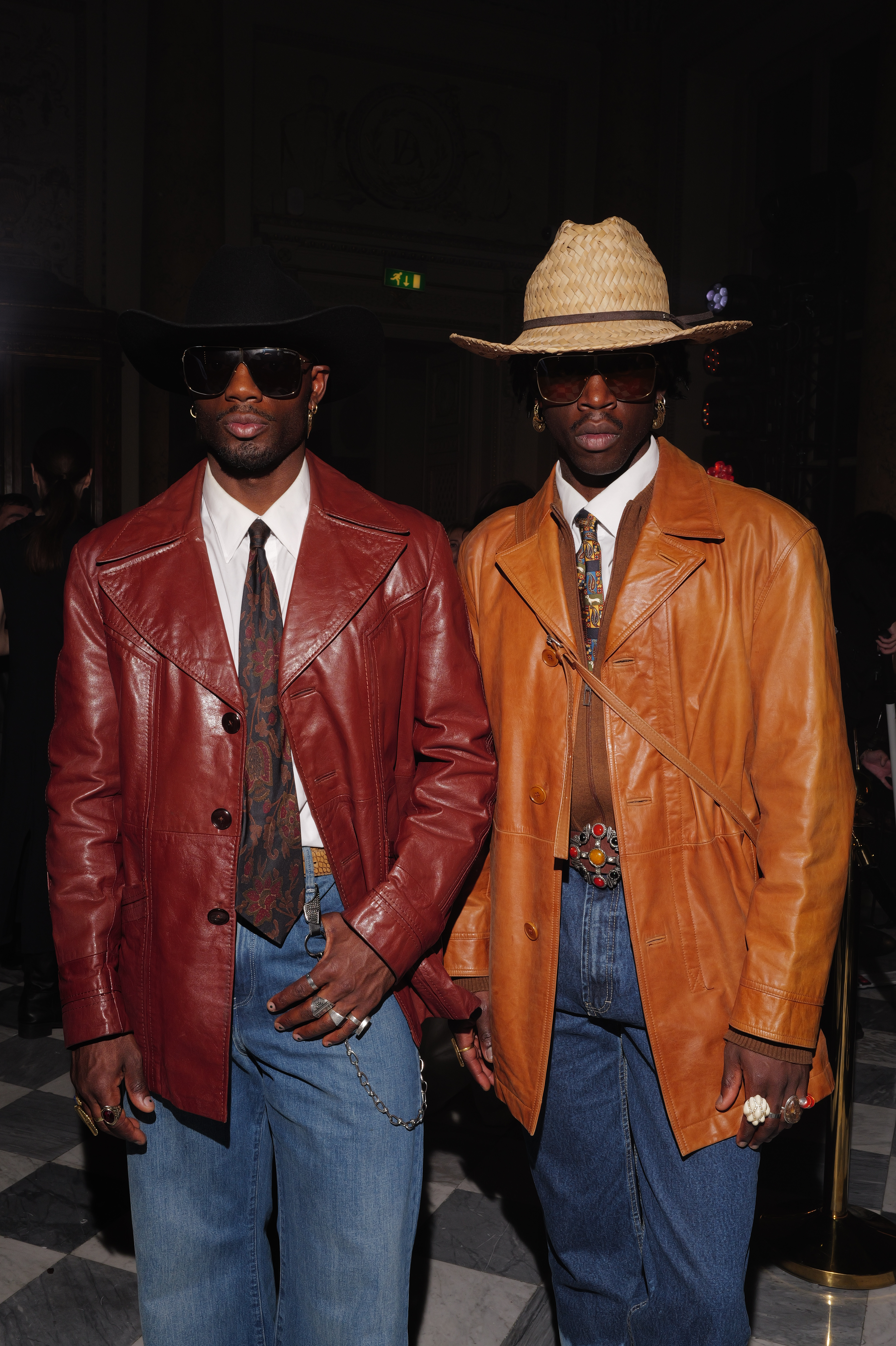 Akikuma: Western meets vintage — leather jackets, bold accessories, wide-leg denim & statement shades. Shop the Akikuma cowboy edit. 

#AkikumaLTK #Western #LTKfashion  

 #LTKAroundTheWorld #LTKherren #LTKluxury