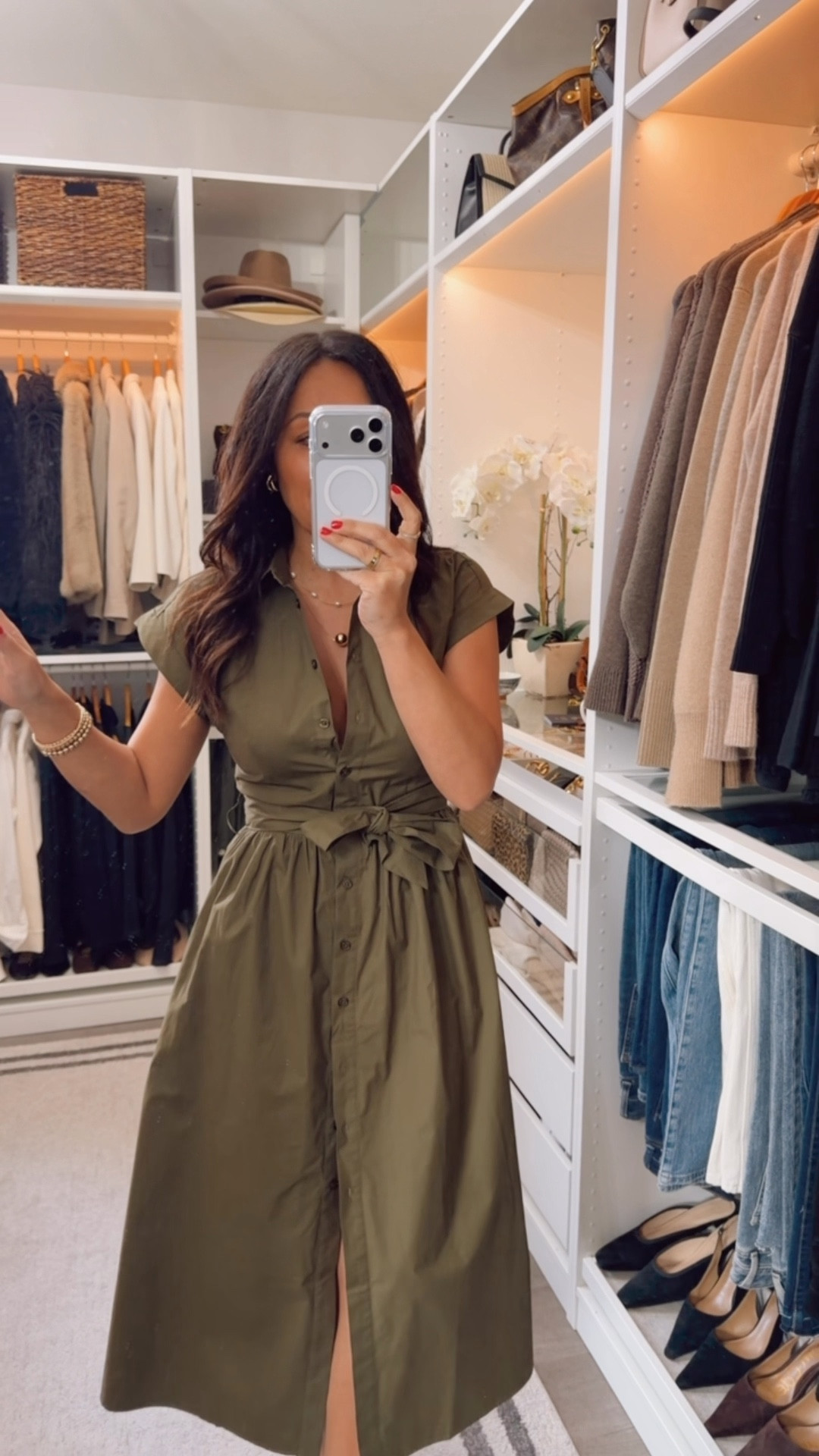 Dress is a classic! Buy now, you’ll have for years. Fits TTS, I’m wearing a size 4/small

Use online code: MNG15 for an extra 15% off for online purchases over $180 until 02/03…  applies to full price and sale items

@mango #sponsored


#LTKootd #LTKOver40