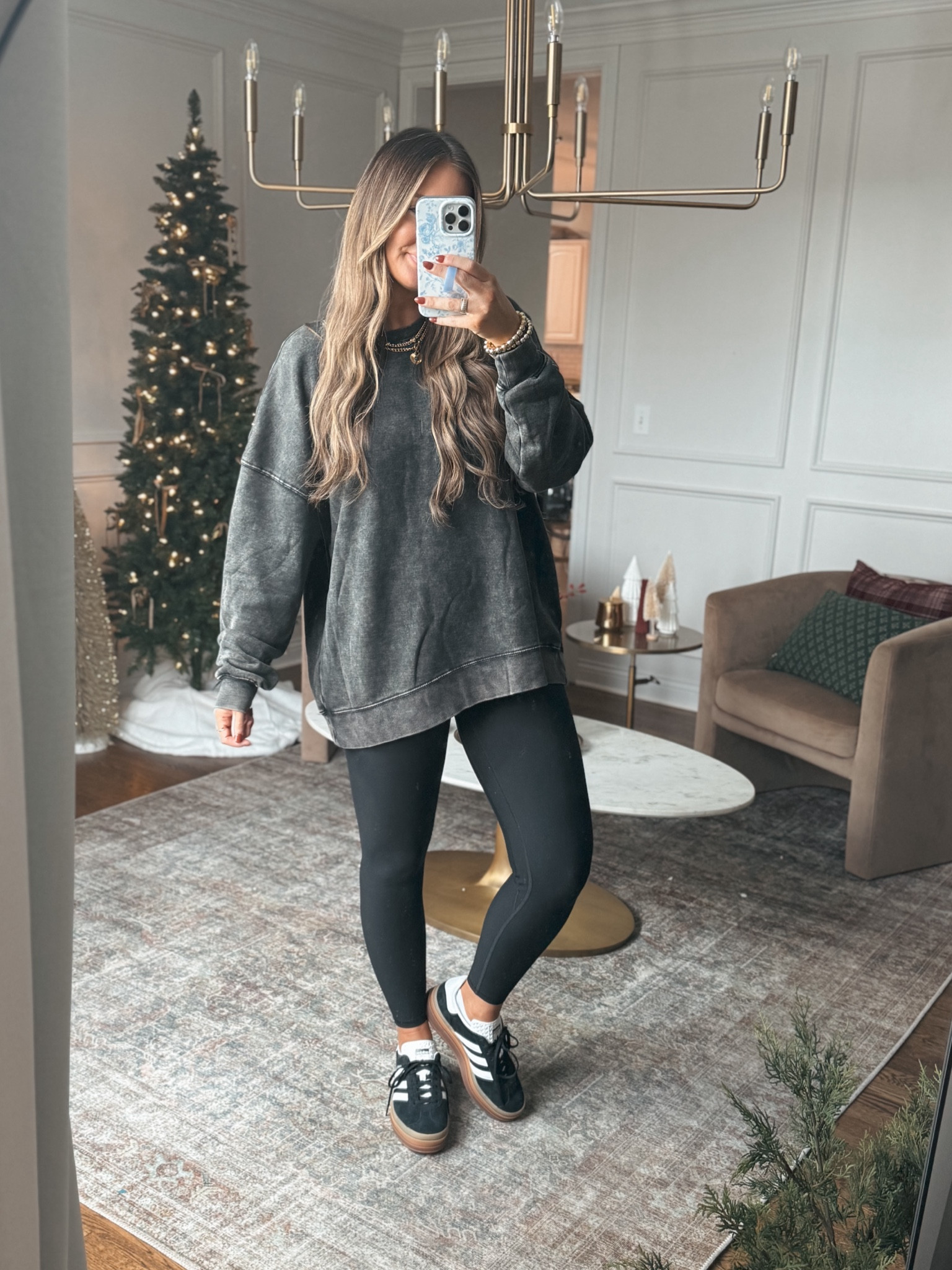 Casual leggings and oversized sweatshirt fall outfit idea! I’m wearing this tonight to get Mexican! My sweatshirt is Target and on sale for $17.50! I sized up to a large 



#LTKSaleAlert #LTKFindsUnder50 #LTKStyleTip