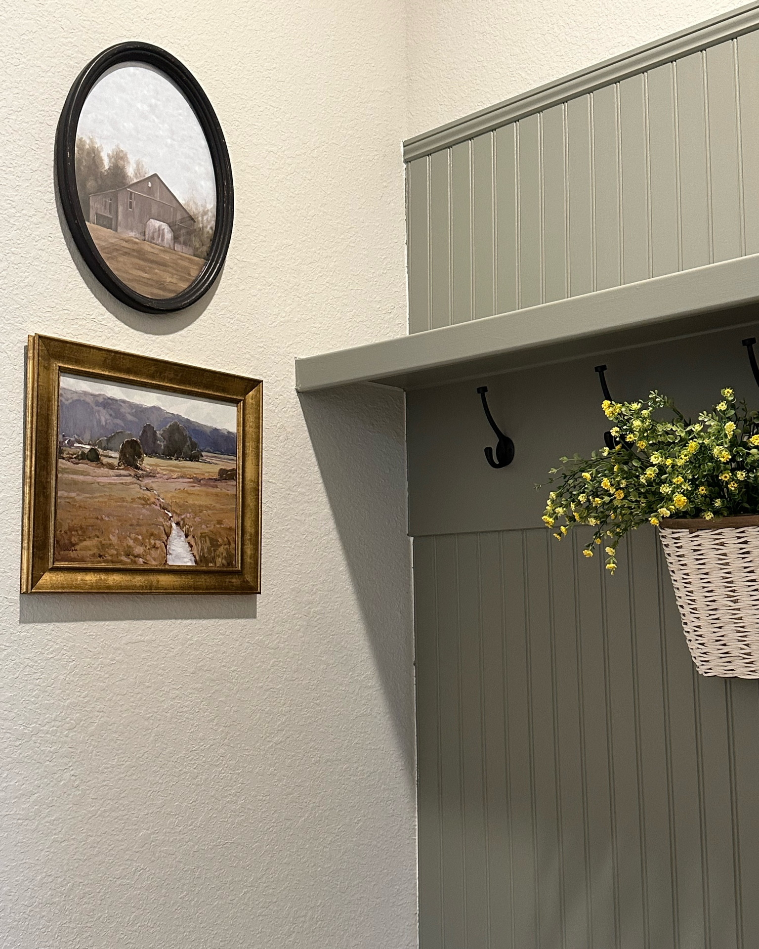 Entry way, oval art work

#LTKhome #LTKSeasonal #LTKunder50