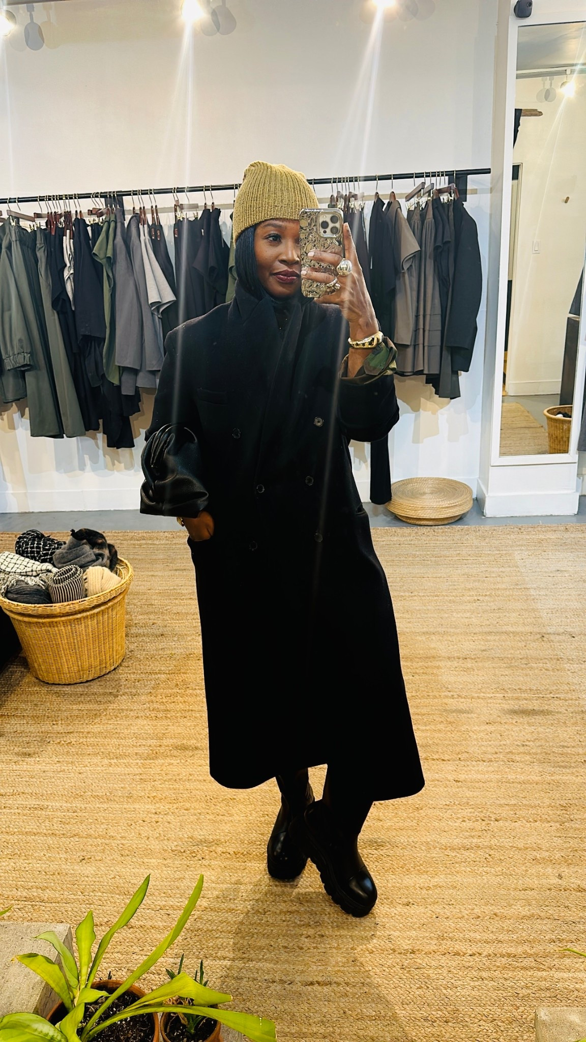 When snowfalls come early Tuques, Oversized Coats and Platform Boots will never fail you❄️

Found similar pieces for all three items✨

#LTKwinter #LTKstyletip #LTKcanada