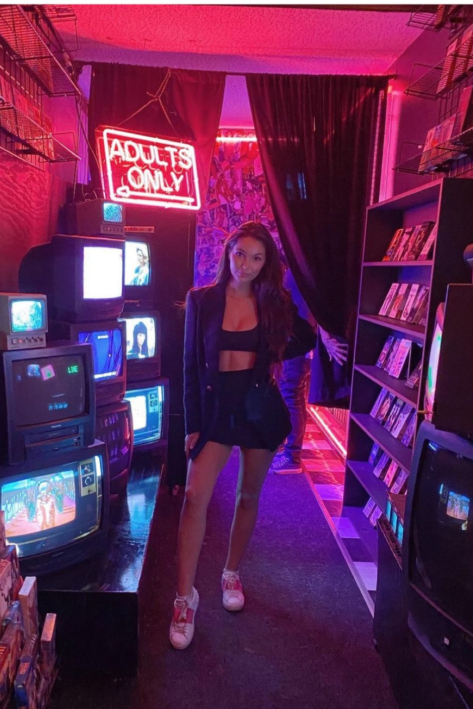 Going out / night out outfit inspo!

black blazer, black on black, going out

#LTKshoecrush #LTKfindsunder100 #LTKparties