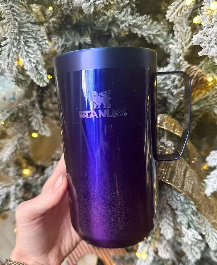 #ad RUN!! JUST RELEASED!! The sparkle we didn’t know we needed! 💫 The New Project Wendy and Dream Weaver colors ARE HERE!! This beauty keeps your hot drinks cozy during every holiday outing and frosty morning! Perfect for walks, games, errands, and all things winter!

Are we liking or LOVING this one!?

#StanleyPartner Stanley 

 