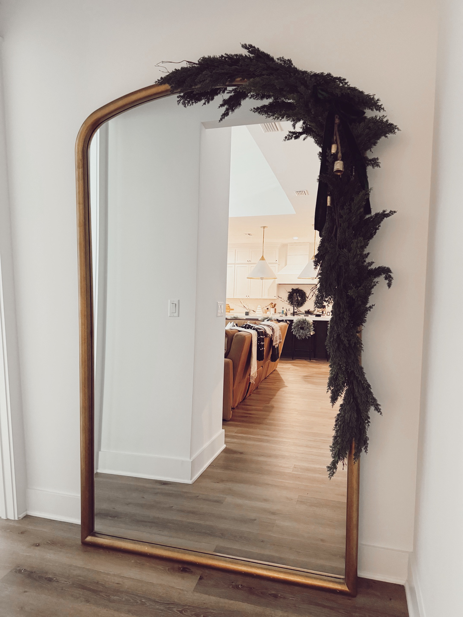 One of my favorite full length mirrors! 

#LTKHoliday #LTKhome #LTKSeasonal