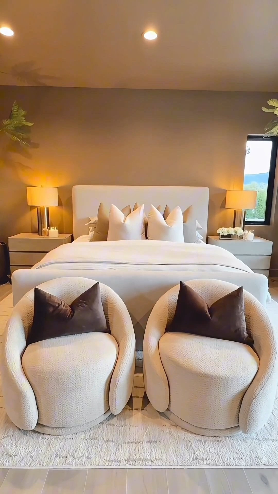 I’ve had the best time revamping these two bedrooms since moving in. Slow and steady, but we’re getting closer to turning this space into our dream home 🤍

Neutral bedroom design
Moody bedroom decor
Bedroom makeover


#summerthompsonstyles



#LTKvlog #LTKdayinmylife #LTKHome