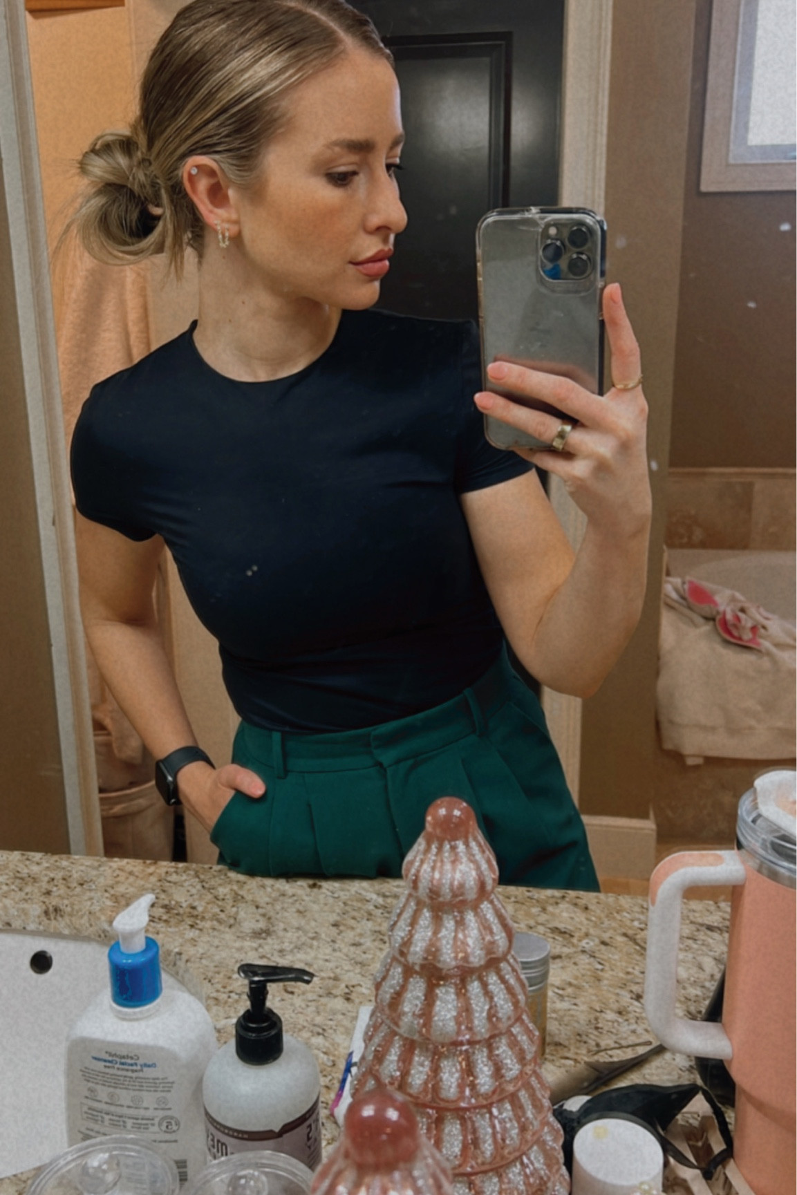 Best tuckable tee 

#LTKworkwear #LTKfindsunder100 #LTKMostLoved