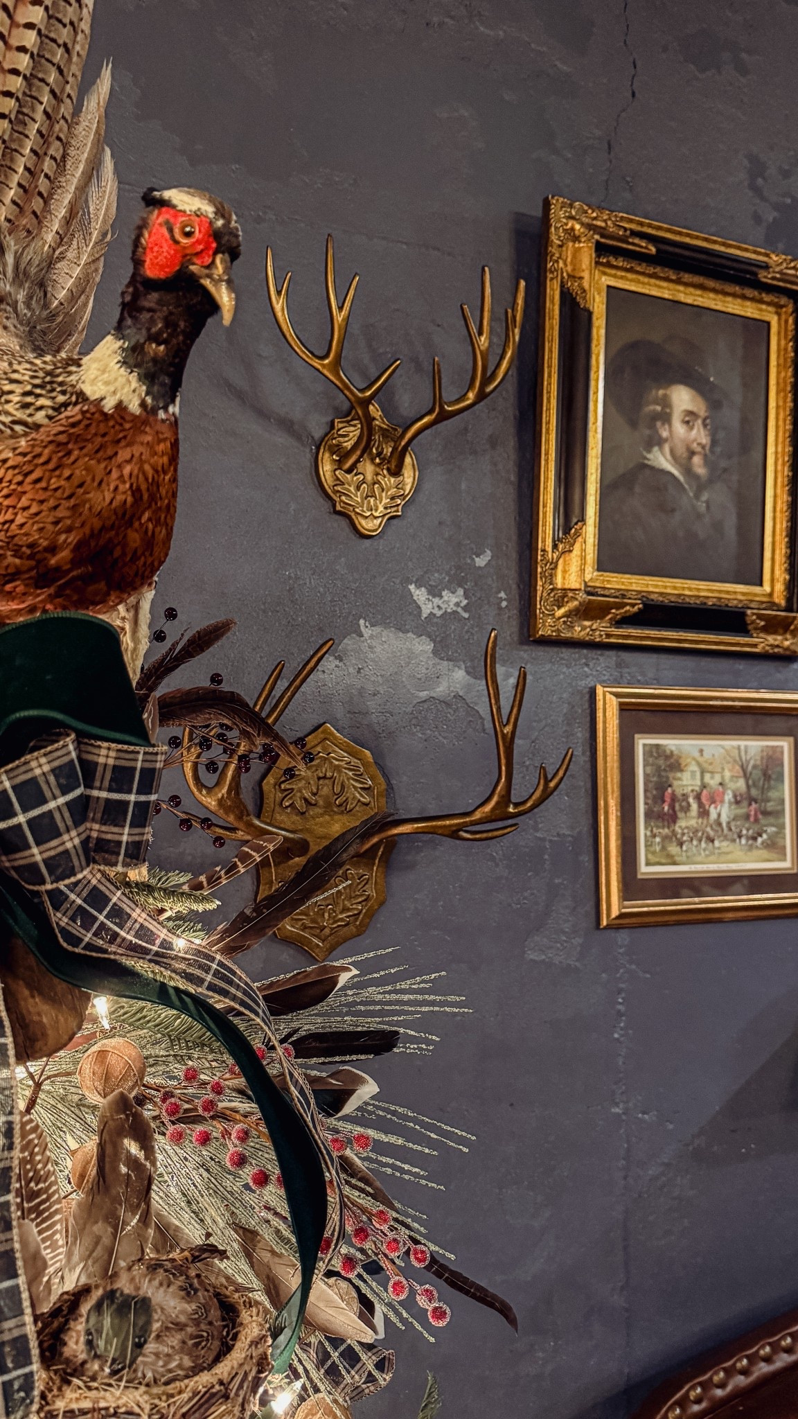 Antlers 🦌

#LTKHoliday #LTKGiftGuide #LTKHome