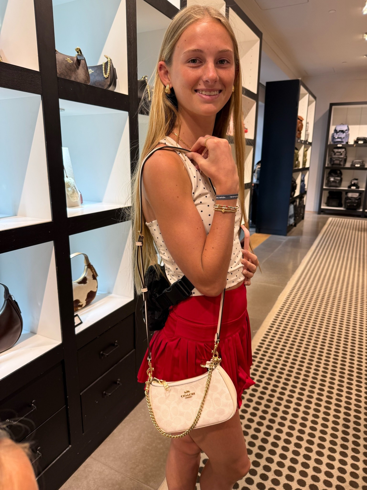 “I found my dream bag mom!”

#coachbag #teengirls #birthdayideas #bagalert

#LTKmomlife #LTKWorkwear #LTKSeasonal