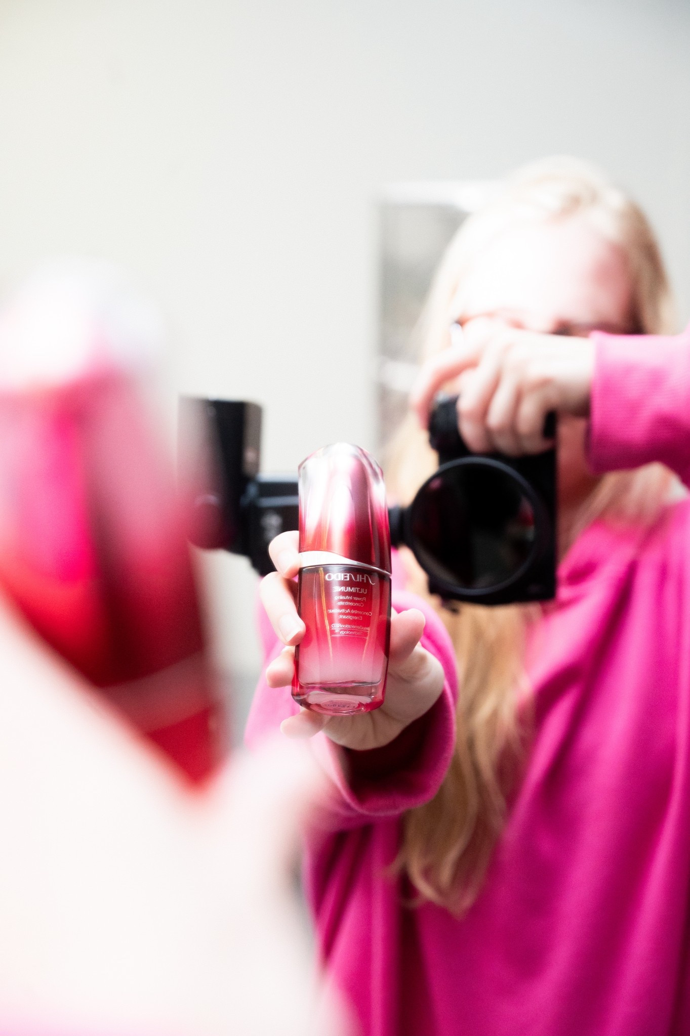 A powerhouse of a serum!! 💪💋 Ultimune Power Infusing Serum from Shiseido slows the skin aging cycle that leads to skin aging such as fine lines & wrinkles, started from dryness!! And it’s a STAR of a skincare product babes ⭐️ But who’s surprised, bc that’s everything we’ve ever tried from this brand honestly !! 

#LTKBeauty