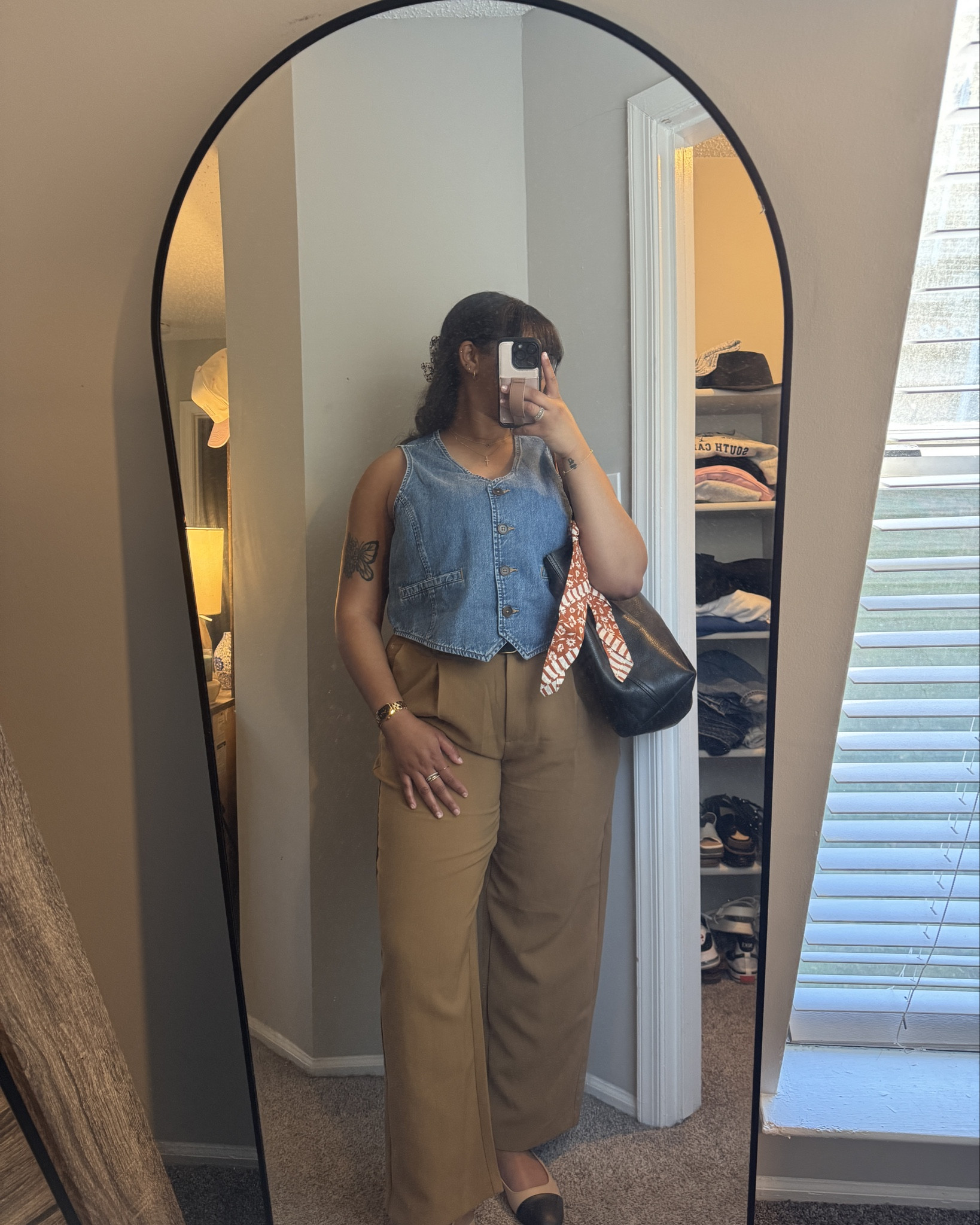 Work to Weekend Fit:
Wore this to work today but honestly… it’s giving coffee date, weekend errands, or even casual dinner plans. The denim vest adds just enough edge, while the trousers + cap-toe flats combo keeps it polished. Linking everything on LTK!

#LTKworkwear #LTKspringstyle #petitefashion #denimvest #classicstyle #capsulewardrobe

#LTKStyleTip #LTKWorkwear #LTKFindsUnder50