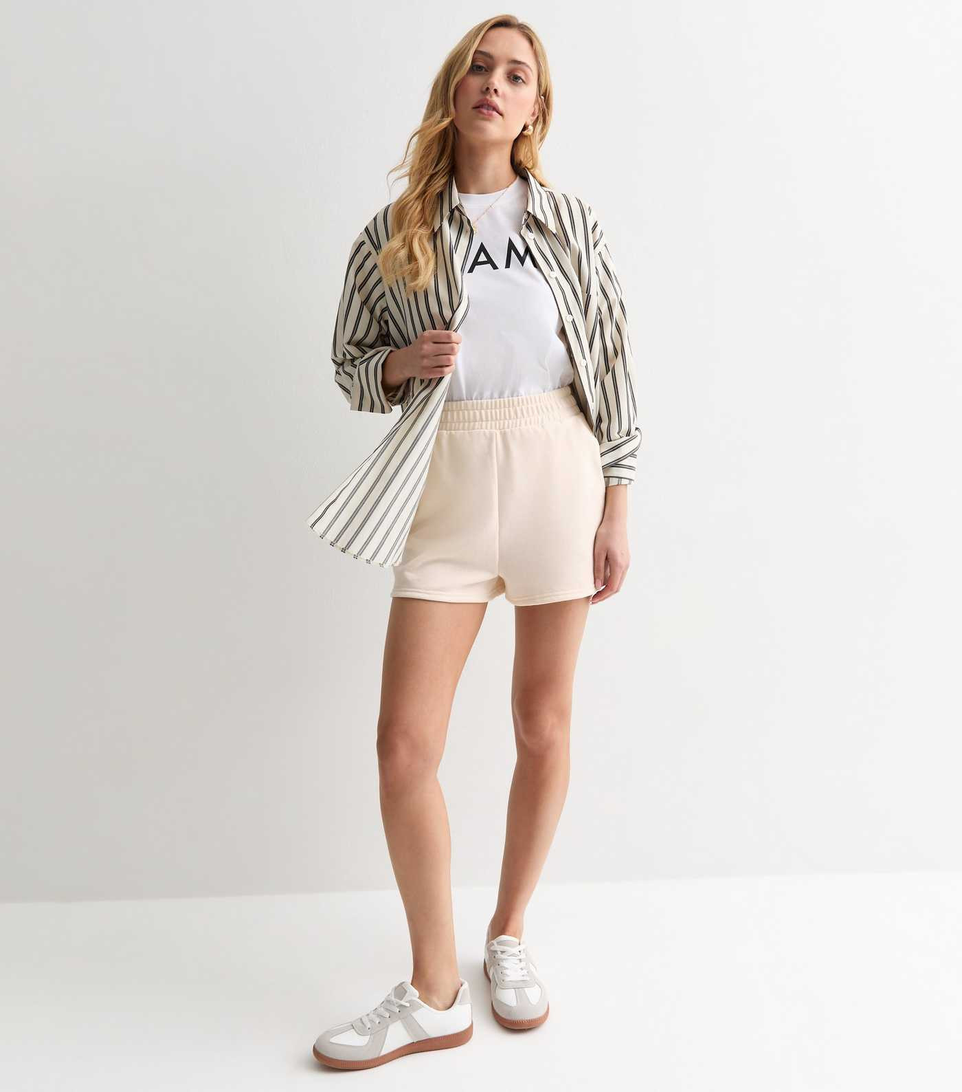 Off White Jogger Shorts | New Look | New Look (UK)
