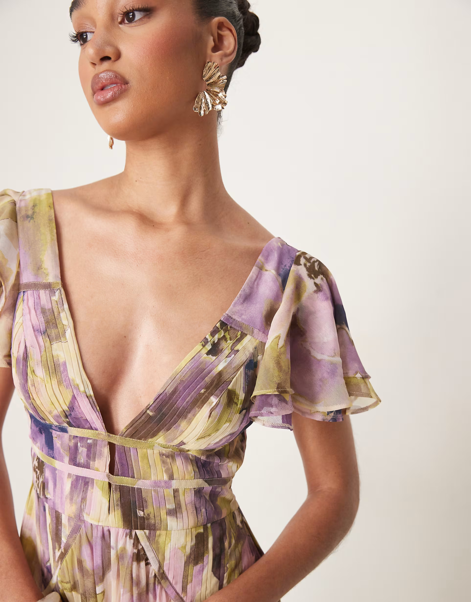 ASOS DESIGN flutter sleeve ruched maxi dress with hi low hem in blurred floral | ASOS (Global)