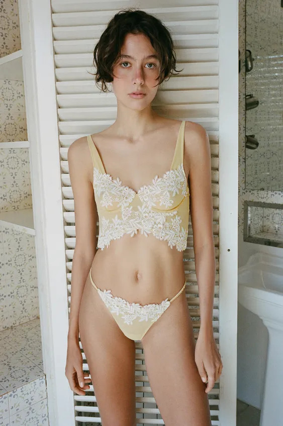 LACE CORSET BRA WITH UNDERWIRE | Zara US