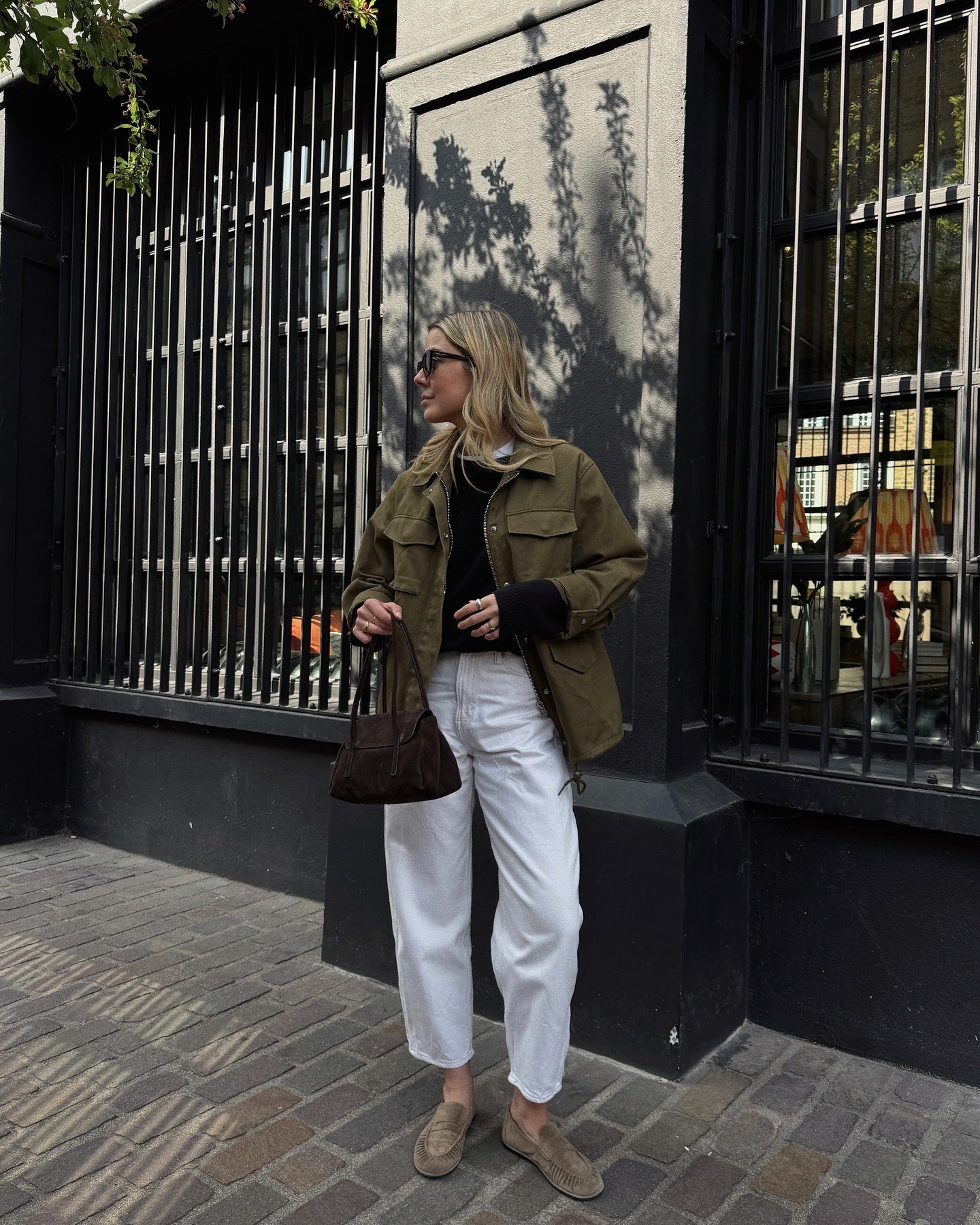 Spring in white jeans 