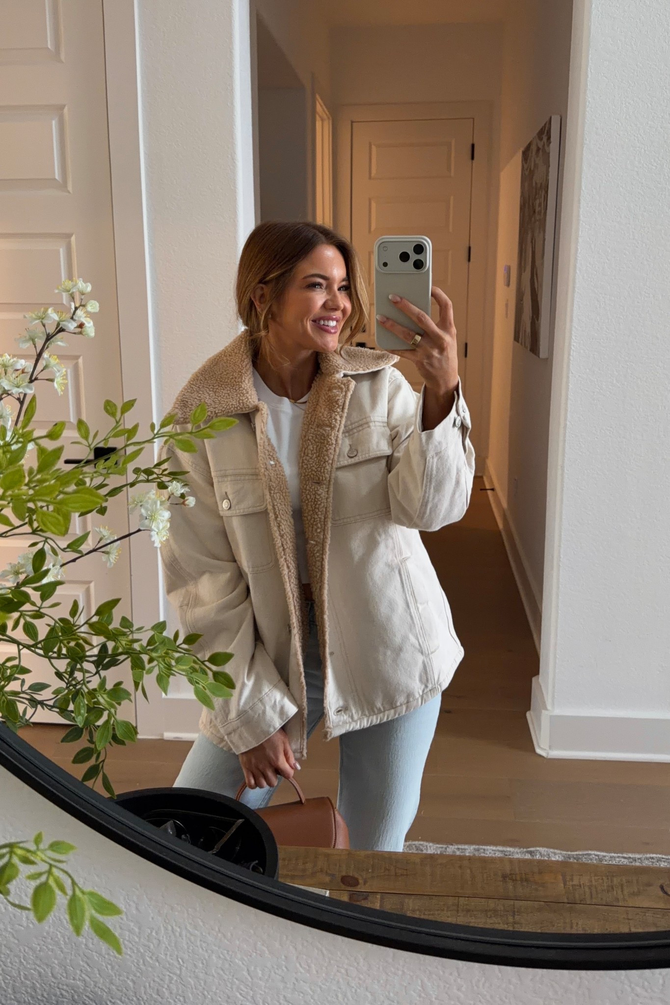 jacket: small // tee: xs // jeans: 25 regular (sized up one, usually wear a 24 in abercrombie! - light wash)