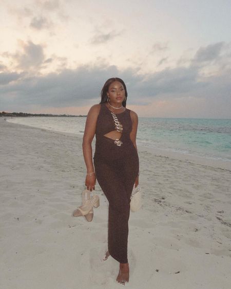 Beach vacation outfit idea for your next tropical getaway:
- L’Academie Maxi Dress with cutout and chain detail 
- DSW Steve Madden raffia becka pumps 
- Straw handbag 

#dsw #beach #vacation #resortwear #springtrends 

#LTKSeasonal #LTKstyletip #LTKtravel