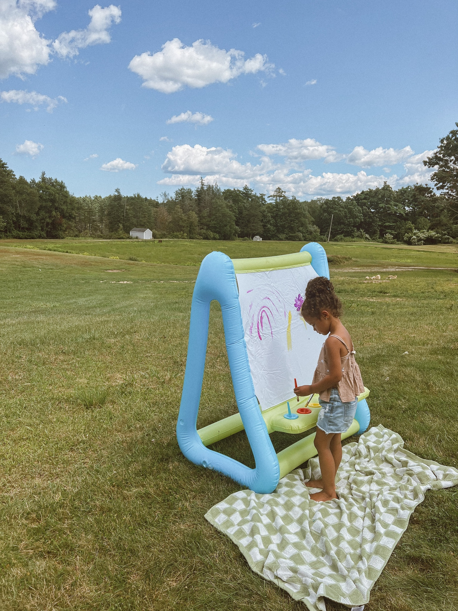 Target inflatable painting easel by Mondo Llama

#LTKSeasonal #LTKkids #LTKFind